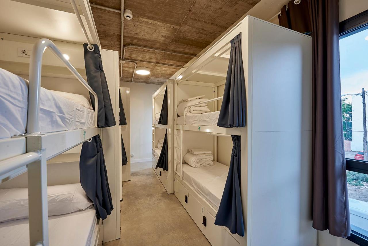 Hostelfly Мадрид Экстерьер фото