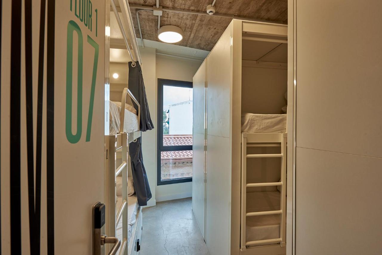 Hostelfly Мадрид Экстерьер фото